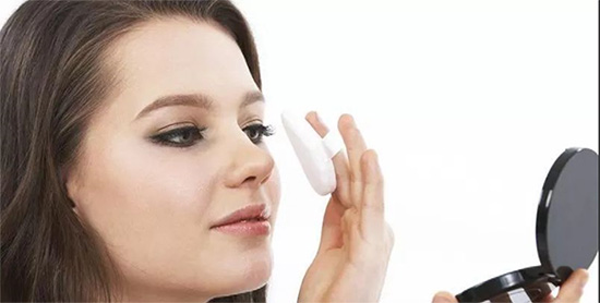 化妝之后脫妝怎么辦？化妝后脫妝注意事項(xiàng)！